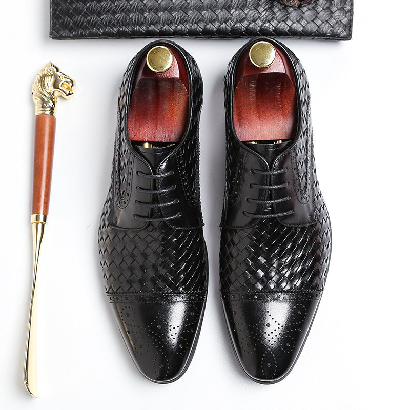 Men's New British Woven Pointed Business Leather Shoes Product information: Product category: Formal leather shoes Upper material: top layer waxed woven cowhide Sole material: rubber Applicable gender: Male Toe shape: pointed Upper height: low cut Functio