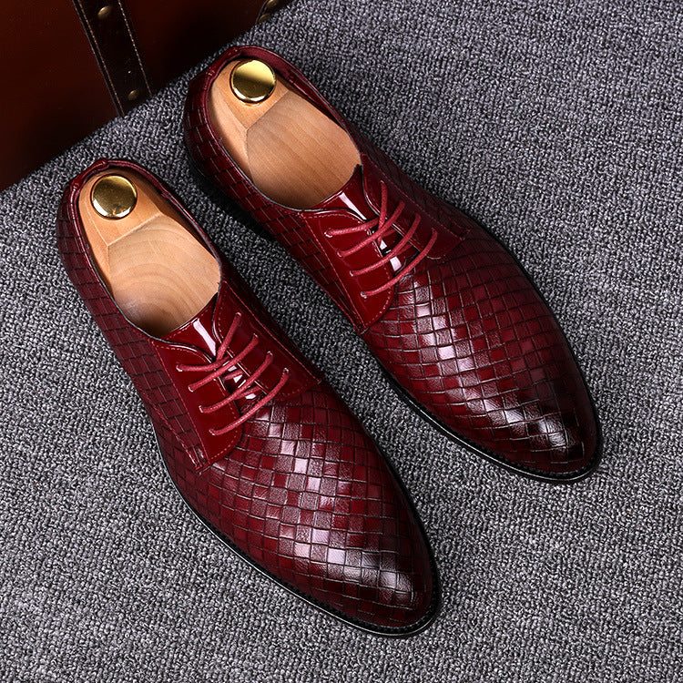 Men's Trendy Shoes Pointed Toe With Red Product information: Popular elements: grid Style: Fashion Applicable gender: male Pattern: grid Upper material: artificial leather Toe shape: pointed Heel height: low heel (1-3CM) Function: massage, heighten, breat