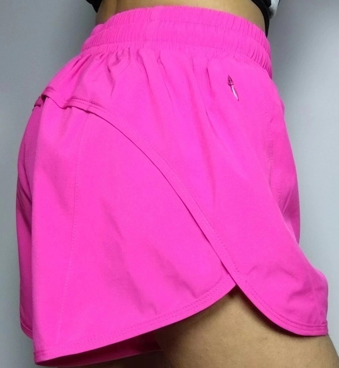 Summer Sports Shorts With Zipper Pockets Breathable Loose Anti-exposure Outdoor Running Fitness Pants For Womens Clothing Product information: Material: nylon +spandex Style:Fashion Simple Features:Solid color Color:picture color Size Information: Note: 1