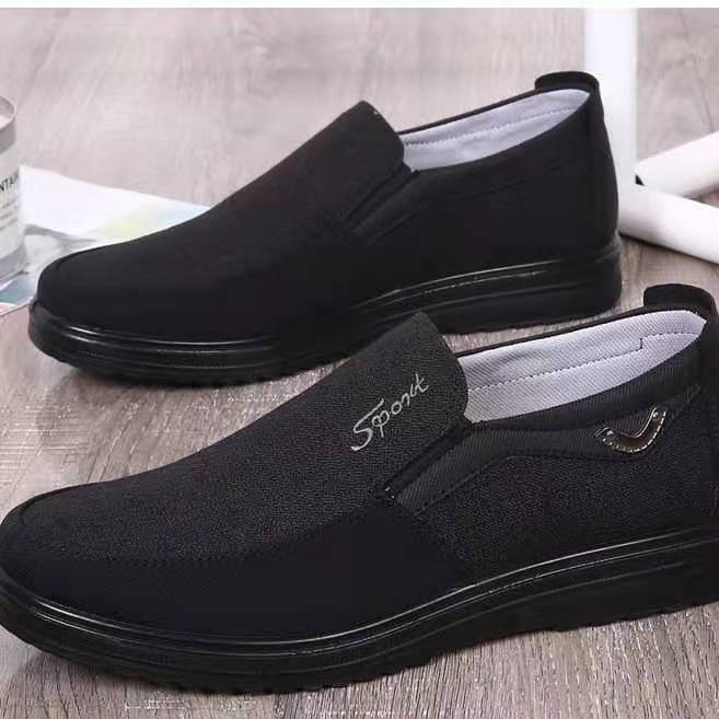 Polyurethane Old Beijing Cloth Shoes Plus Size Men Product information: Pattern: solid color Toe holder shape: round head Color: 931 Brown, 931 Gray, 931 Black Shoe Upper material: cotton cloth Heel height: low heel (1-3CM) Size: 38,39,40,41,42,43,44,45,4