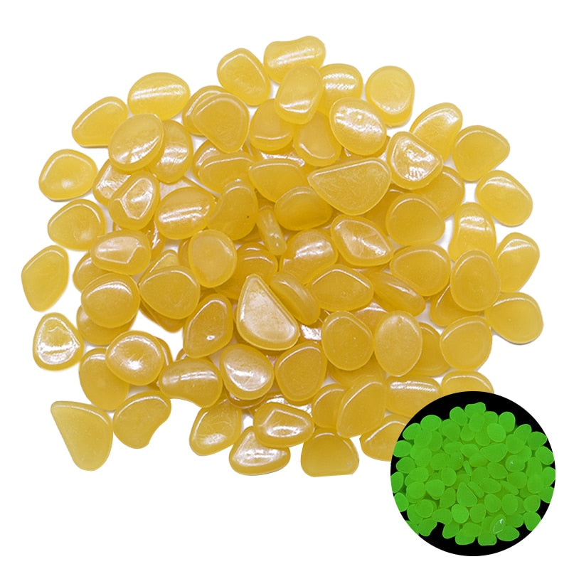 Glow in the Dark Garden Pebbles Line a walkway, edge a flower bed or decor garden ,fish tank with these unique pebbles. Glow lasts approximately two to three hours after full sun exposure Quantity: 25/50pcs Size: 2-3cm/0.78-1.18inch Color: mix/white/green