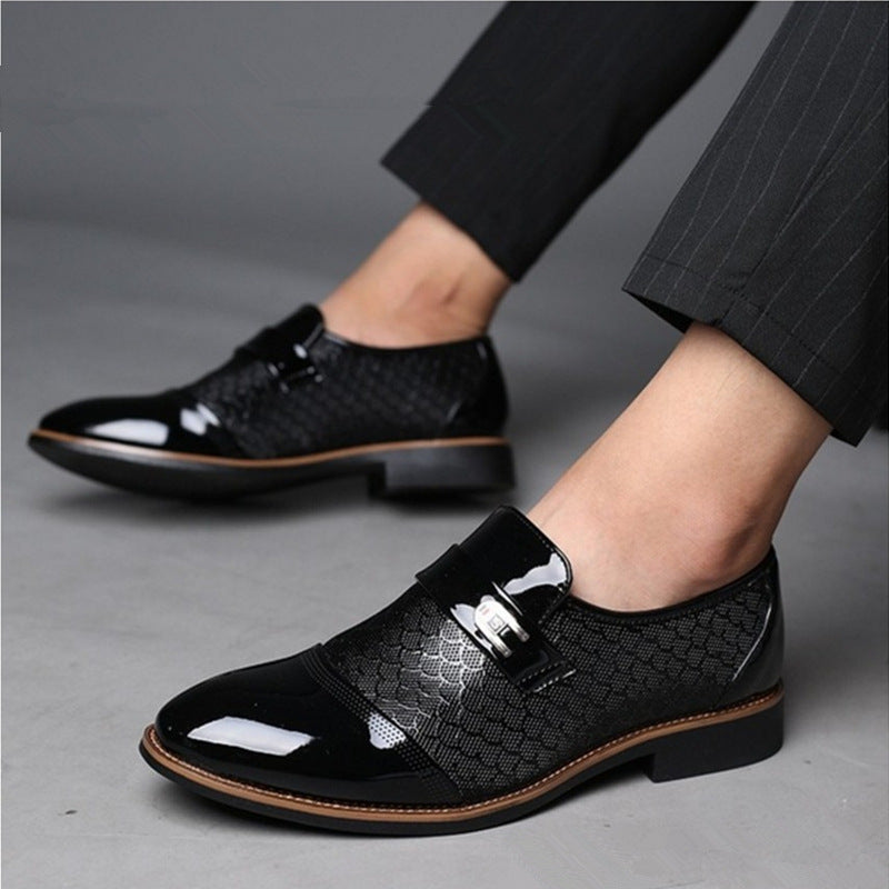 New embossed men's leather shoes