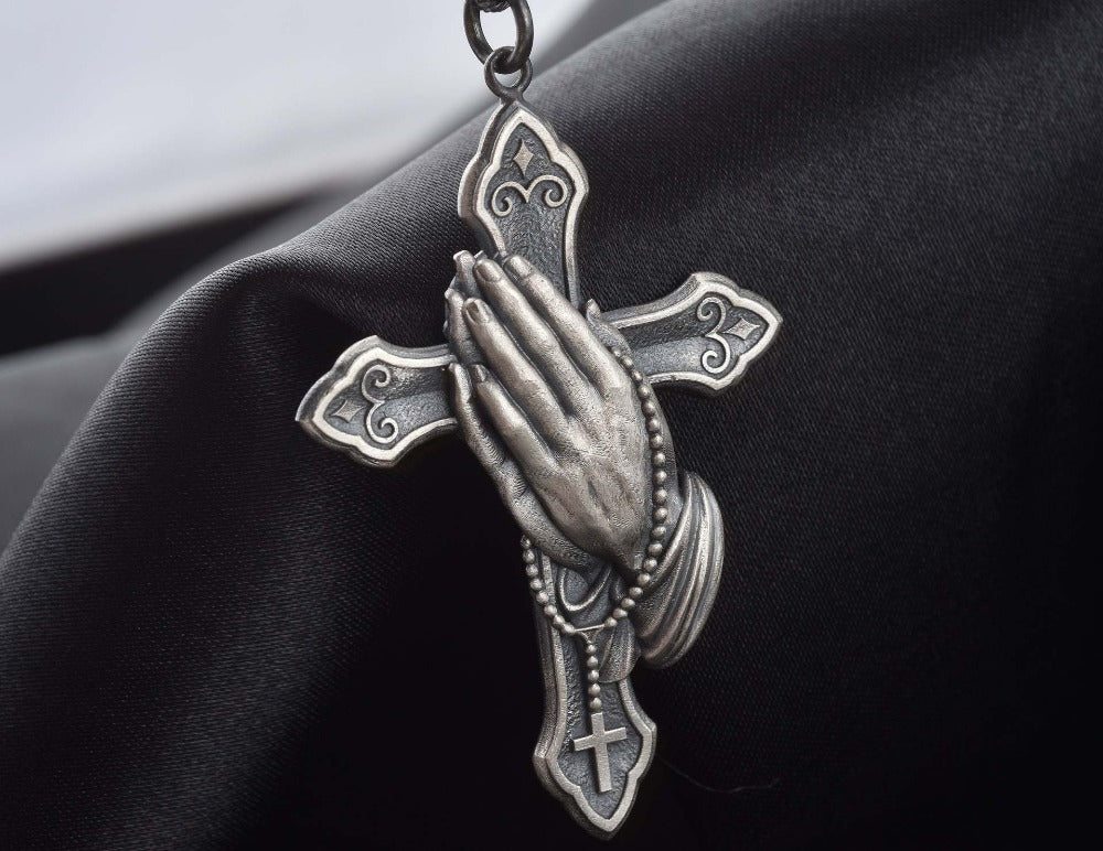 Vintage Silver Metallic Cross Pendant Necklace Men Women's Classic Hand Set Prayer Necklace Jewelry