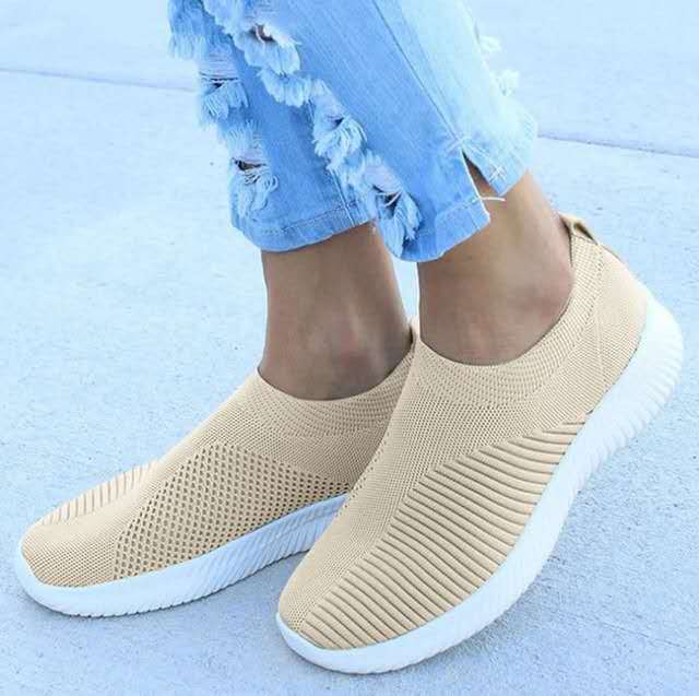 European And American Popular Flying Woven Women'S Shoes Soft Sole Casual Light Mother'S Sports Shoes