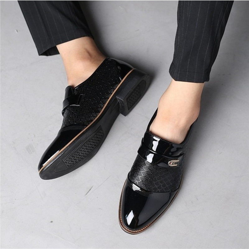 New embossed men's leather shoes