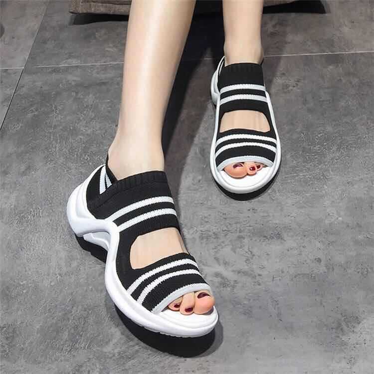 Lässige Damensandalen mit Boden