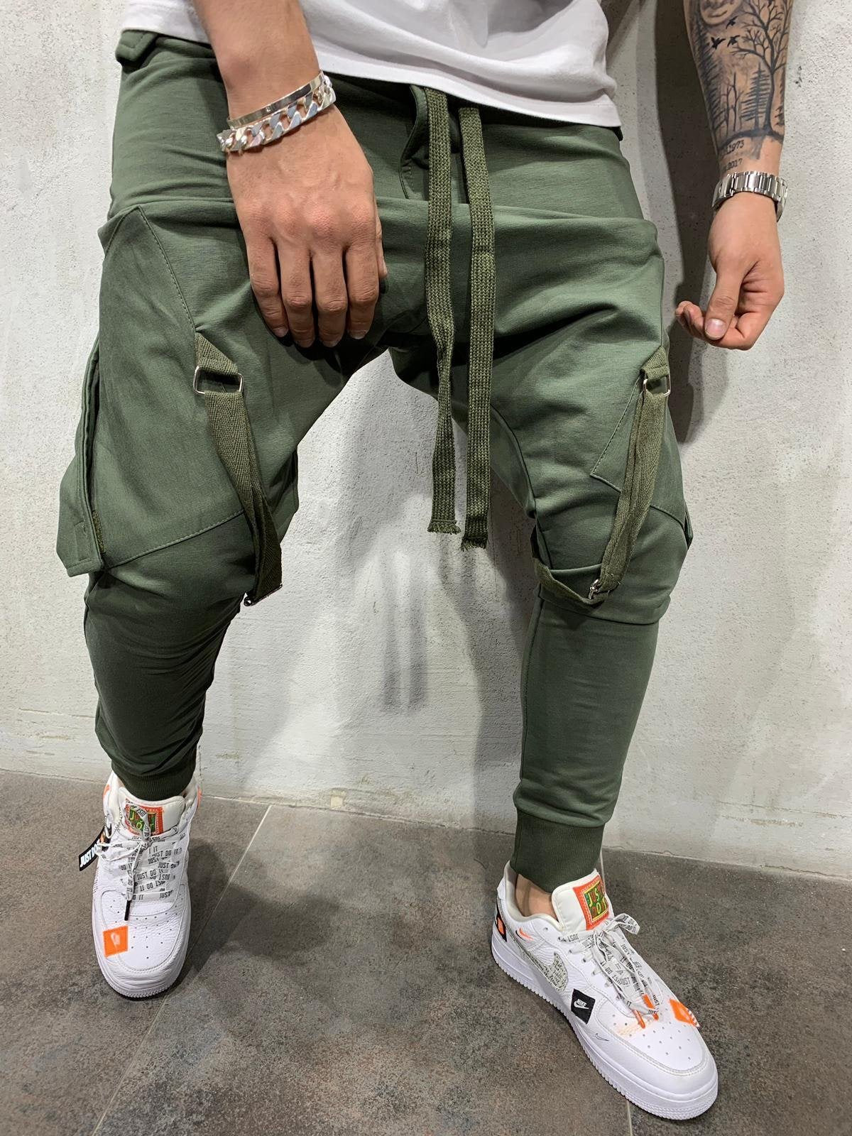 Men's sweatpants tethered