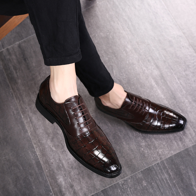 Pointed men's business leather shoes