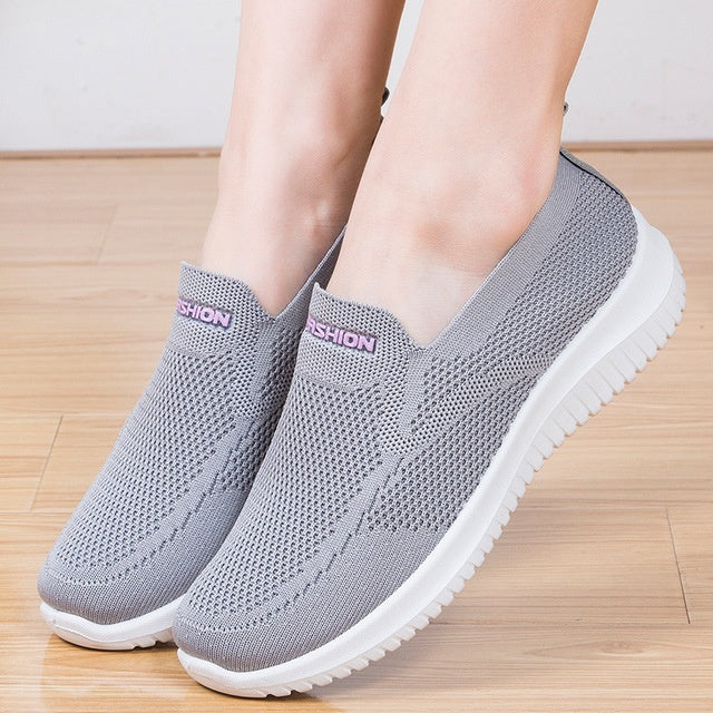 New flying woven shoes, lightweight shoes for the elderly