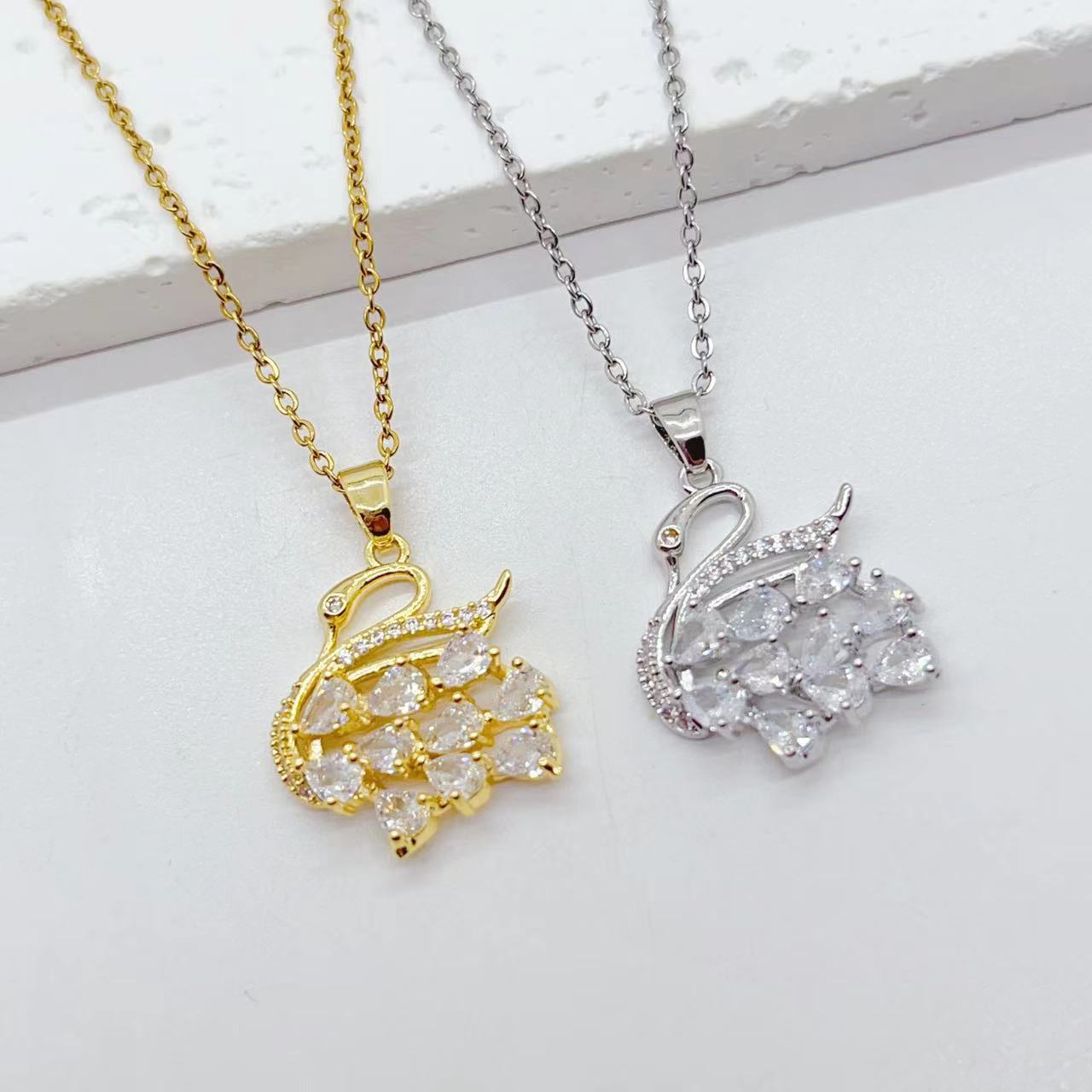 Titanium Steel Micro-inlaid Zirconium Shiny Swan Necklace