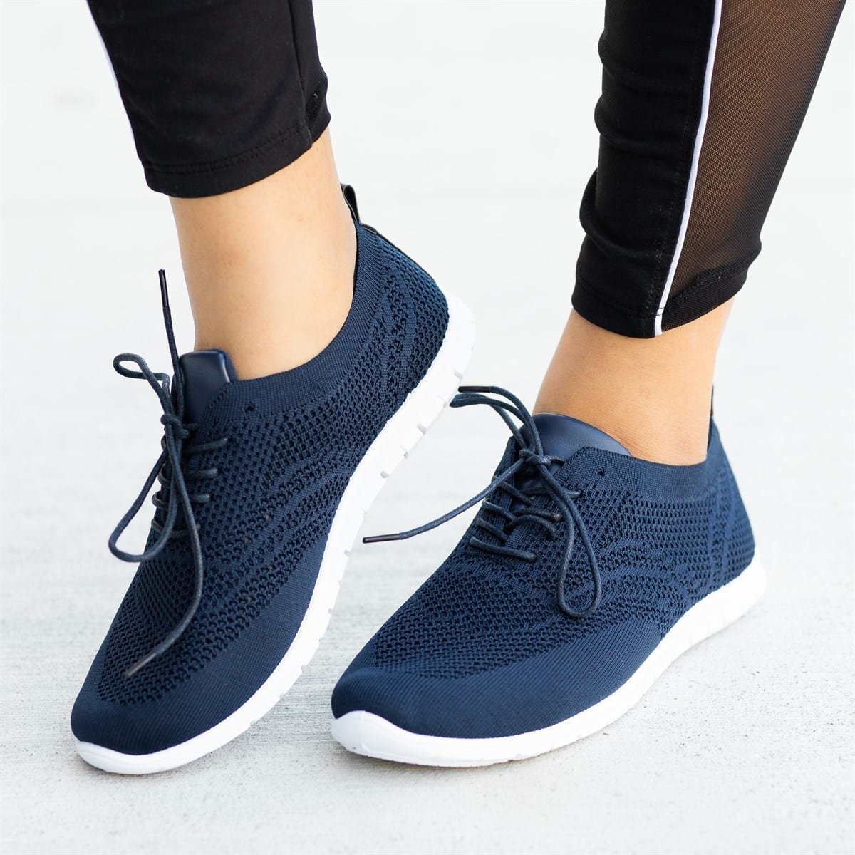 Breathable soft sole lightweight fly woven casual shoes