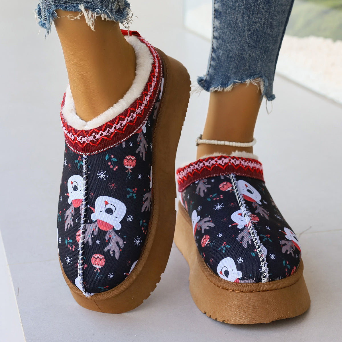 Damen-Stiefeletten mit Cartoon-Weihnachtsdruck, lässige Slip-on-Plüsch-gefütterte Hausschuhe, bequeme Winter-Kurzstiefel