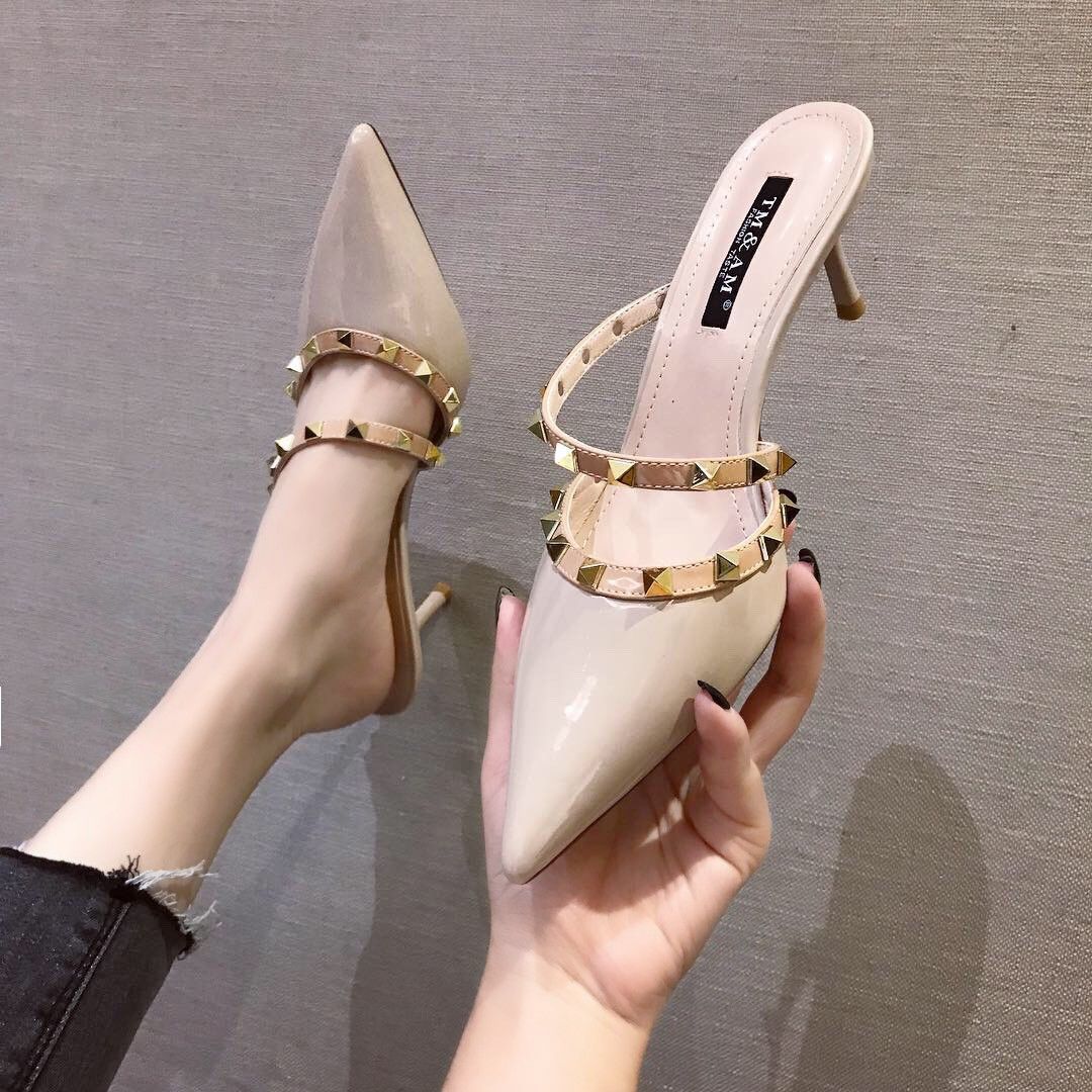 New Fashion Pointed Head Fine Heel High With A Word With Rivets Sandals