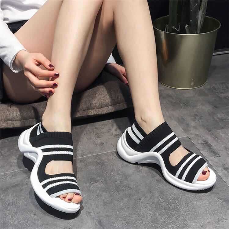 Lässige Damensandalen mit Boden