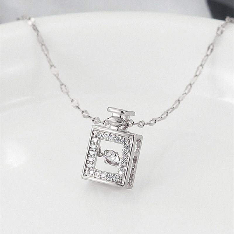 Valentines Day Gift Perfume Bottle Pendant Titanium Steel Necklace Korean Trend Zircon Luxury Female Necklace Charm Jewelry Gift Fashion Jewelry Woman