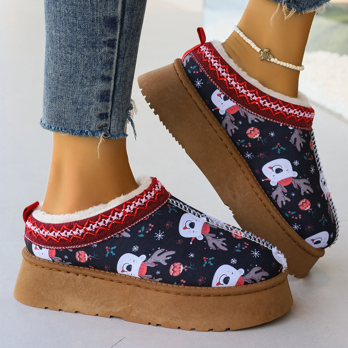 Damen-Stiefeletten mit Cartoon-Weihnachtsdruck, lässige Slip-on-Plüsch-gefütterte Hausschuhe, bequeme Winter-Kurzstiefel