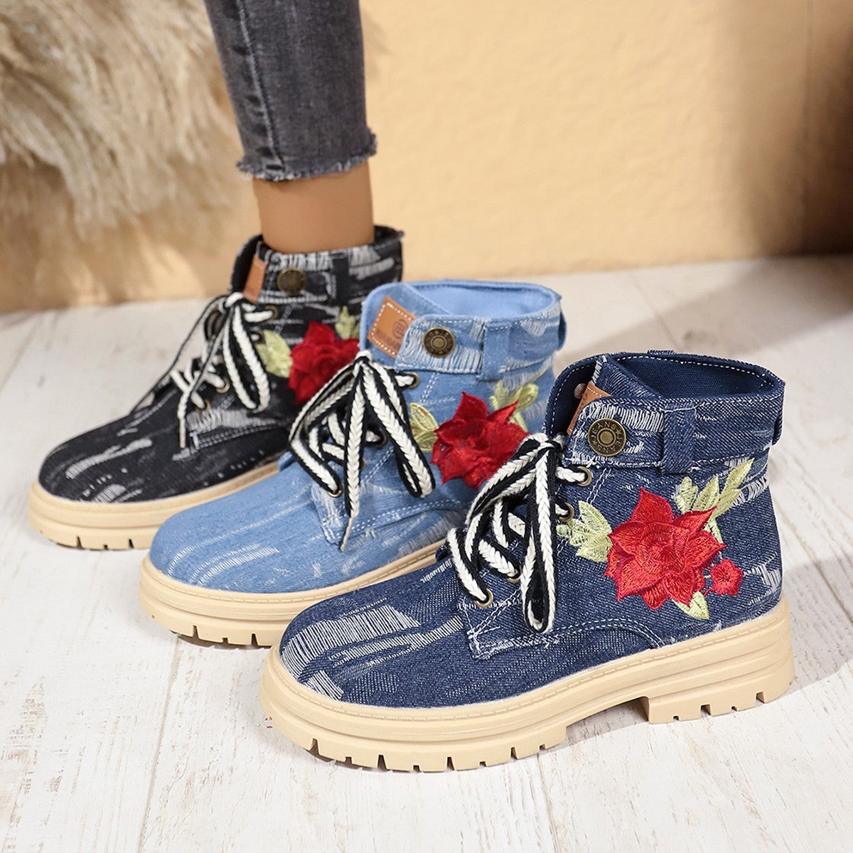 Lace-up Canvas Boots Fashion Rose Embroidered Shoes Round Toe Thick Heel Short Boot Women