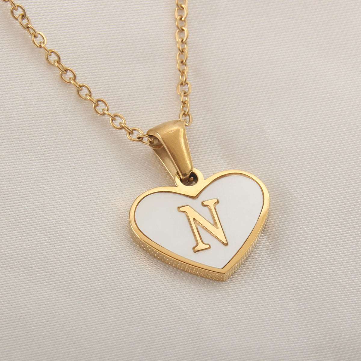 26 Letter Heart-shaped Necklace White Shell Love Clavicle Chain Fashion Personalized Necklace For Women Jewelry Valentine's Day