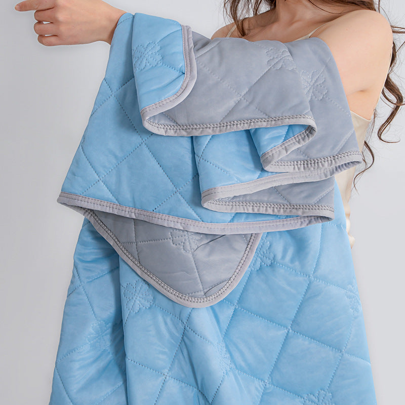 Cool Silk Summer Quilt Solid Color Printing Airable Cover Product information: Size: 70 * 100cm random color, 100 x150cm,150 x200cm,200X230cm Weaving process: quilting Fabric material: cool fiber Printing and dyeing process: reactive printing and dyeing F