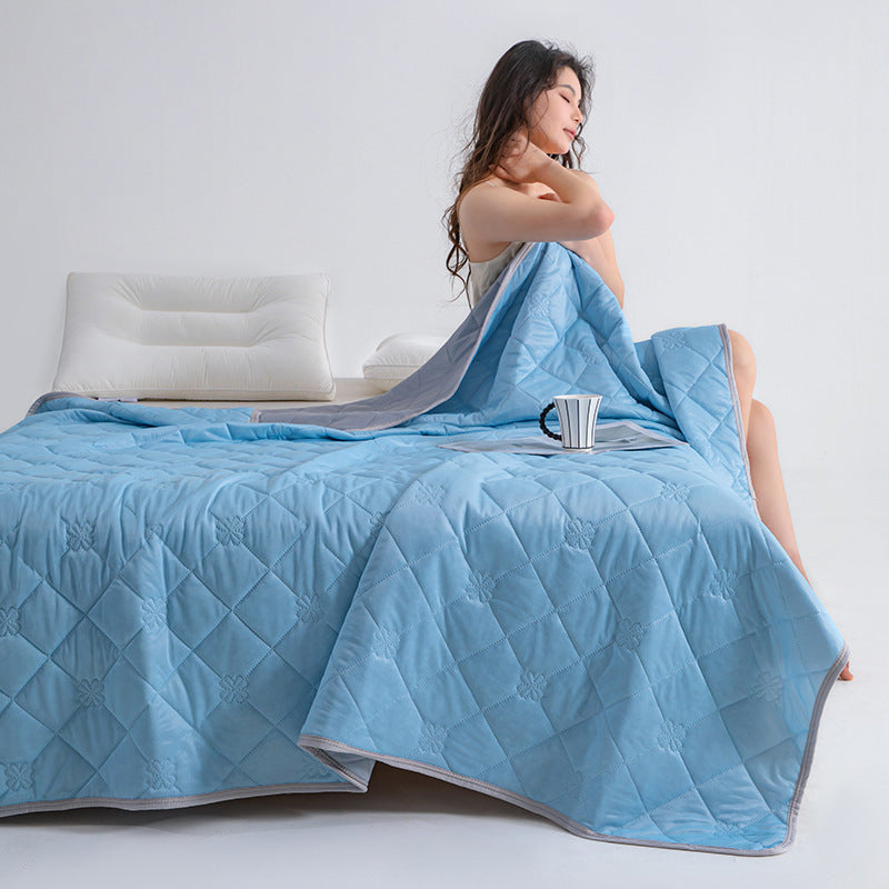 Cool Silk Summer Quilt Solid Color Printing Airable Cover Product information: Size: 70 * 100cm random color, 100 x150cm,150 x200cm,200X230cm Weaving process: quilting Fabric material: cool fiber Printing and dyeing process: reactive printing and dyeing F